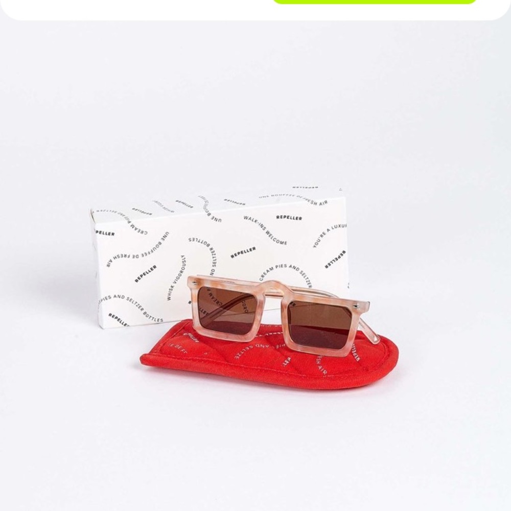 Man Repeller Unibrow Squared Sunglasses in Peach
